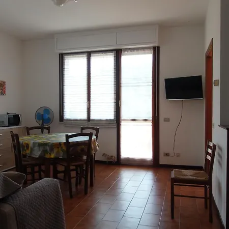 Dagli Ulivi Al Mare Apartment *